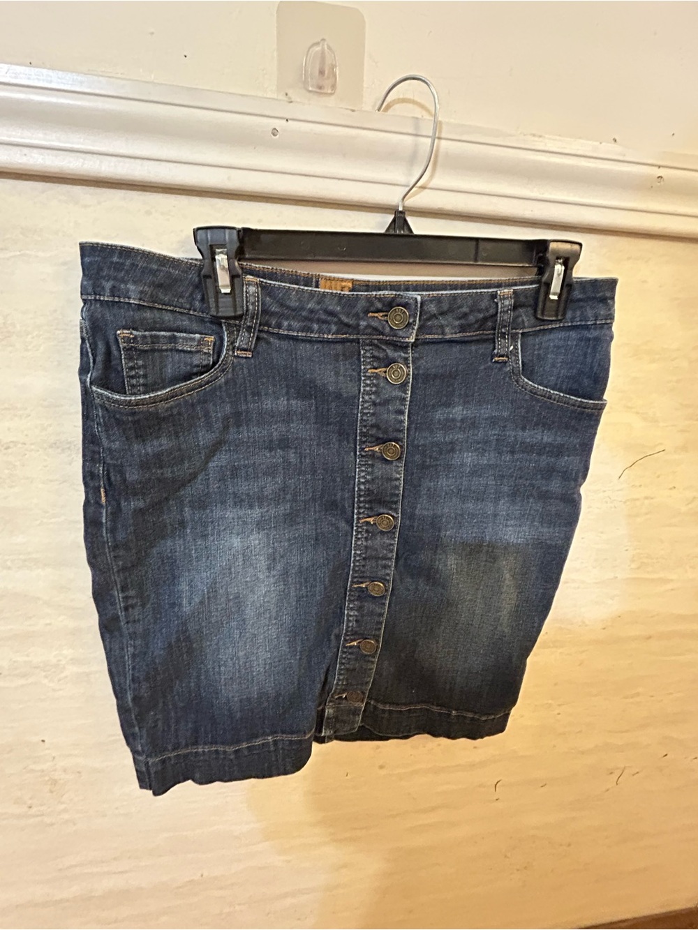 KUT from the Kloth button-front denim mini skirt. - Picture 5 of 13